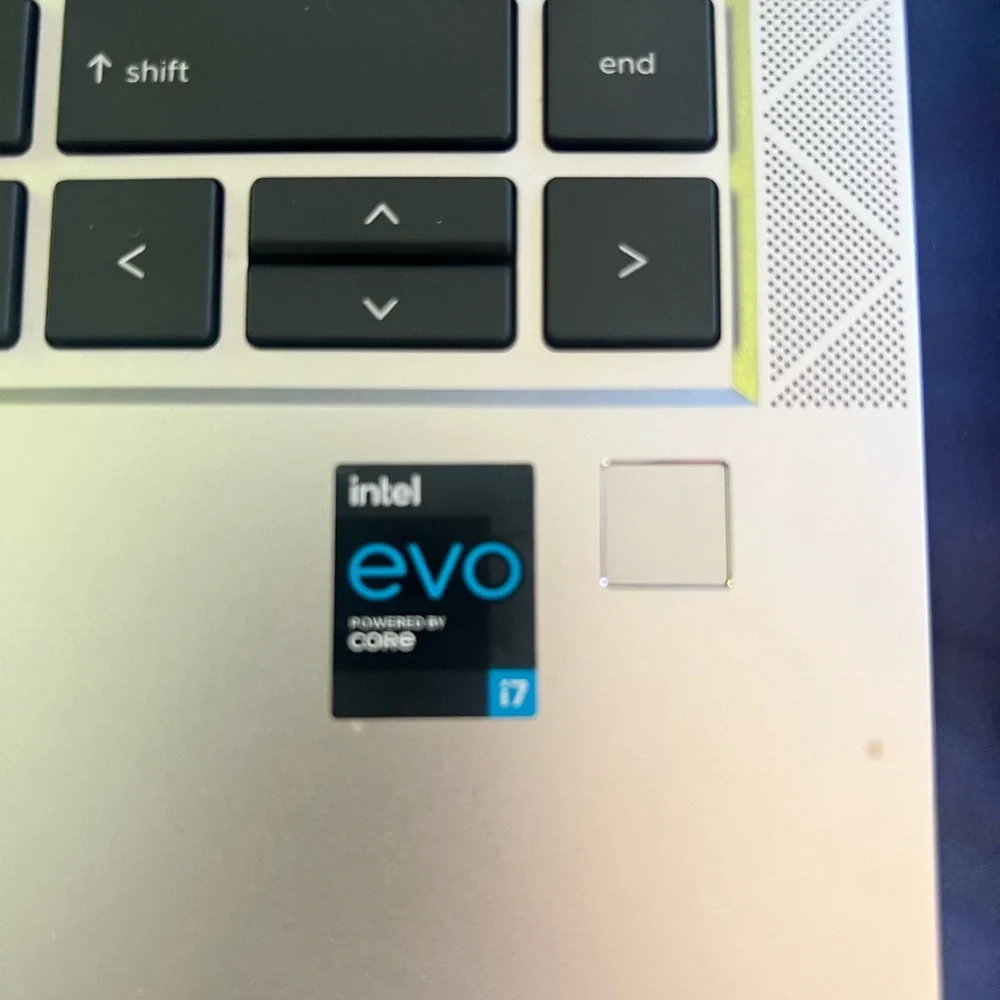 HP élite book G8 840 w/ wolf pro security